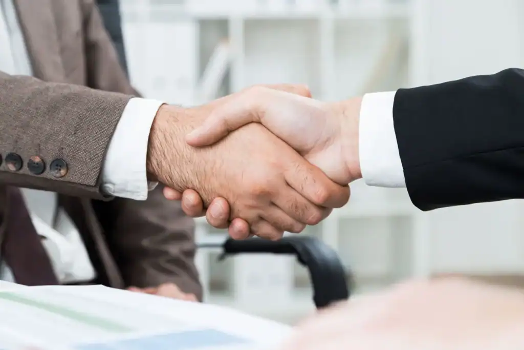 cómo contratar delegado protección datos empresa